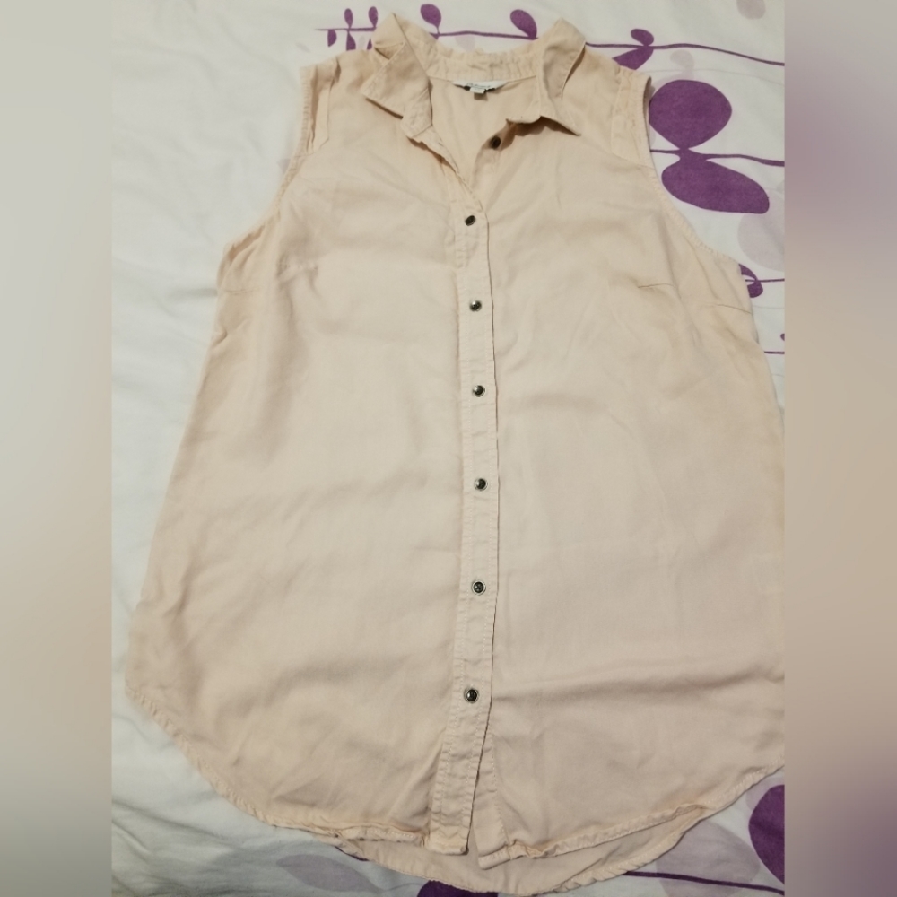 Reitmans - Pink Buttoned Up Vest